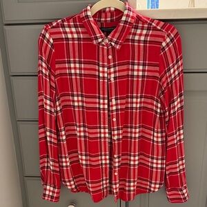 Banana republic, soft Red Plaid Button-Up Shirt
